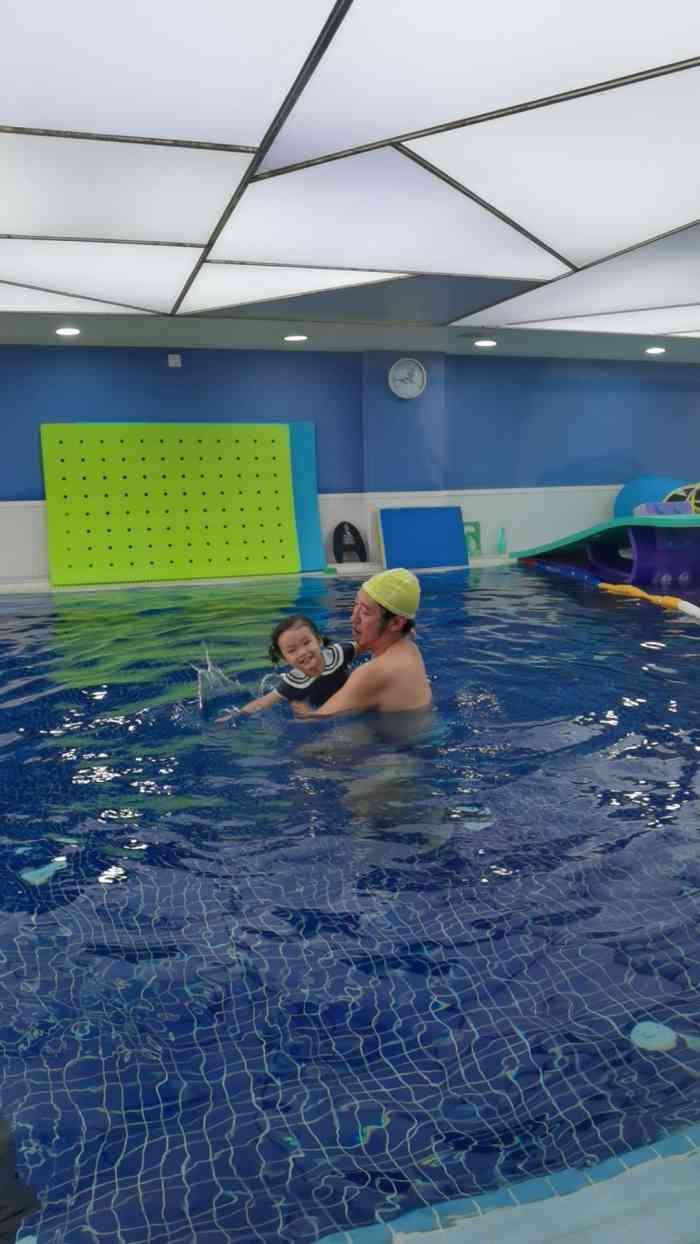 龙格亲子游泳俱乐部(远洋时光海中心)