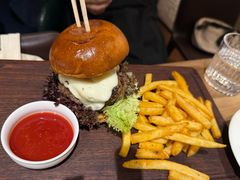 -LESCEDARS Brasserie Bistro香柏树