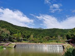 -梅岭月亮湾山体公园