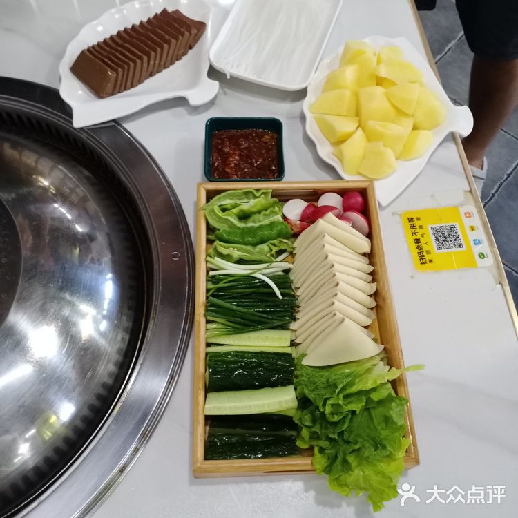 正宗有味的东北铁锅炖，分量很足