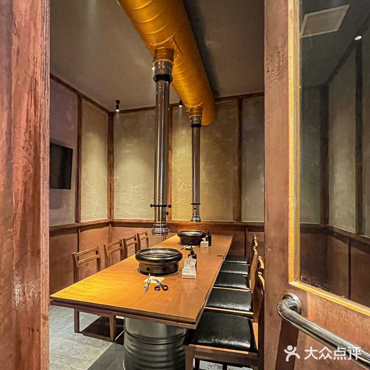 鞍山居民楼下的氛围感烤肉小店！好多新鲜玩意儿