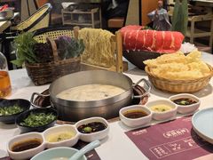 -洪氏嗨捞·猪肚鸡火锅(阳光天地店)