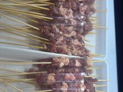 -哈尔滨小酒馆·鲜肉现穿自助烧烤(康新花园店)