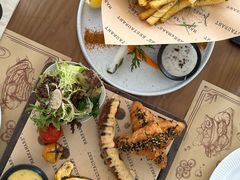 -Mark&Mars Restaurant