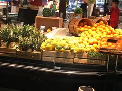 -中百仓储超市有限公司(越秀星汇维港店)