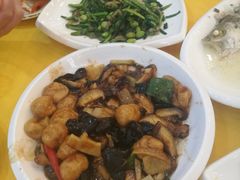 -侬佳蒸菜馆(听潮店)