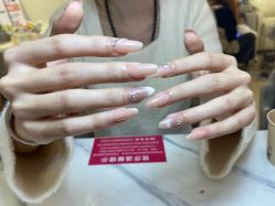 -梵莎美甲美睫