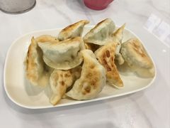 香煎鲜肉韭菜饺-芬芳甜品(体育东横街店)