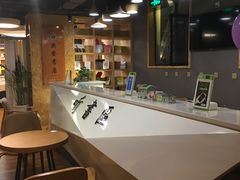 -新华里咖啡书吧(新华书店小寨店)
