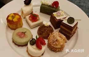 Crown Plaza Buffet Dessert