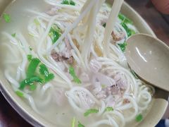 猪肘汤面-亮亮面馆(经六路店)