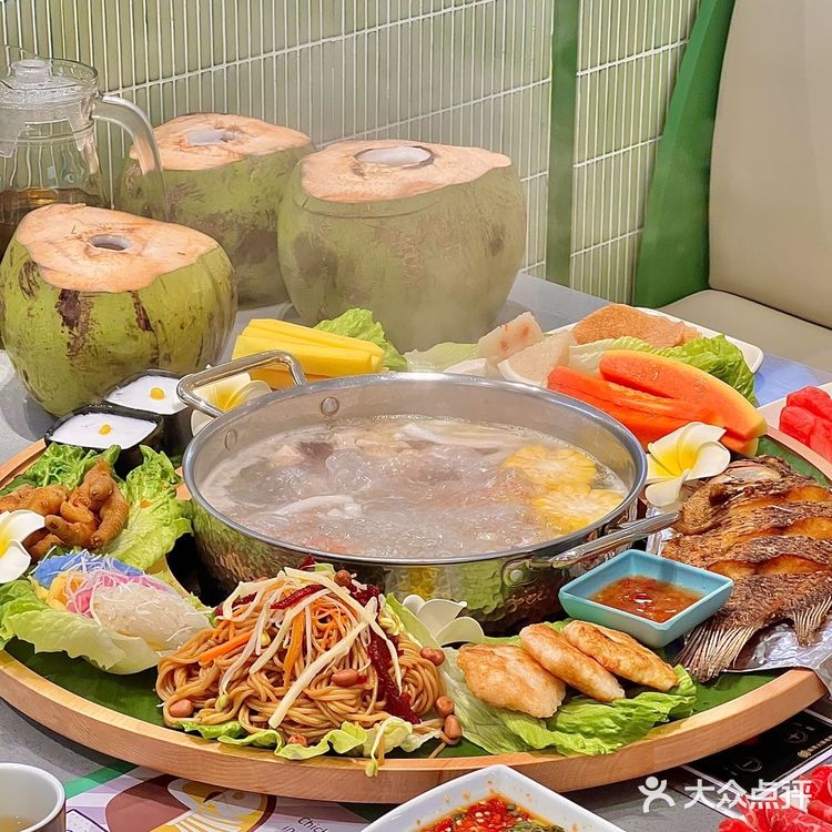 三亚大转盘椰子鸡‼️解锁海南美味新吃法✔️