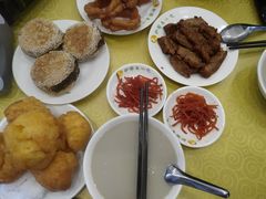烧饼加肉-护国寺小吃(地安门店)