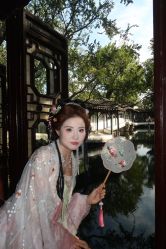 -一揽芳华汉服旗袍体验馆(拙政园店)
