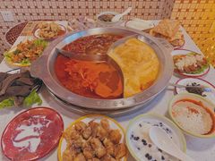 艳红酸辣三拼锅-陈艳红火锅菜·冒菜(簋街店)