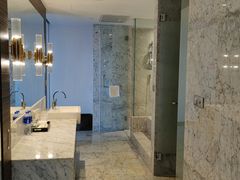 -上海虹桥西郊假日酒店