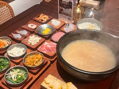-银米·云南传统过桥米线(双廊黑金冠店)