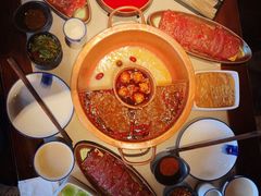 重八秘制红油骨汤牛丸鸳鸯锅-重八牛府(花乡奥莱店)