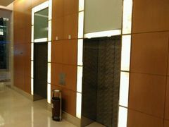 -大宁国际商业广场-地下停车库