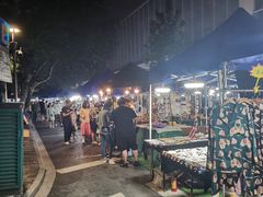 -吴山路夜市