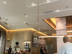 -星巴克臻选(深圳龙华红山天虹店)