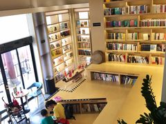 -新华书店(顺峰山公园店)