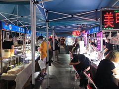 -吴山路夜市