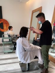 -C-18 SALON