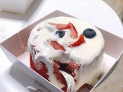 网红红丝绒草莓奶盖流心-糕小爱·动物奶油生日蛋糕定制(江阴店)