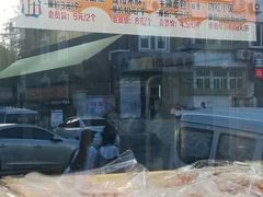 面包甜点陈列柜-壹心榴莲千层蛋糕甜品店
