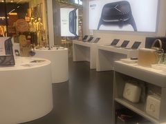 -Apple授权专营店(五彩城店)