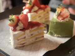 草莓奶油蛋糕牛角包-B&C黄油与面包·THE GARDEN BAKERY概念店(世纪汇店)