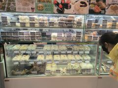 -白玉兰食品甜凤店(合生汇店)