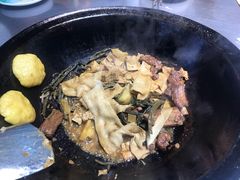 -屯老二农家铁锅炖·行业领军者(梅江店)