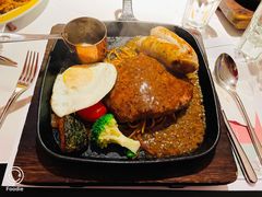 菲力牛扒拼纽伦堡香肠-半秋山西餐厅(巴南万达广场店)