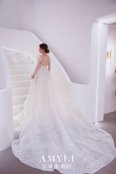 -艾米丽婚纱礼服