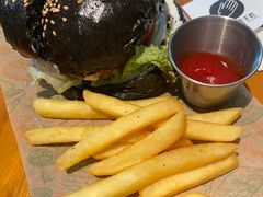 -三勾JJJ Burger&Coffee(梅溪湖店)