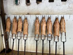 -黄记四更烤乳猪店