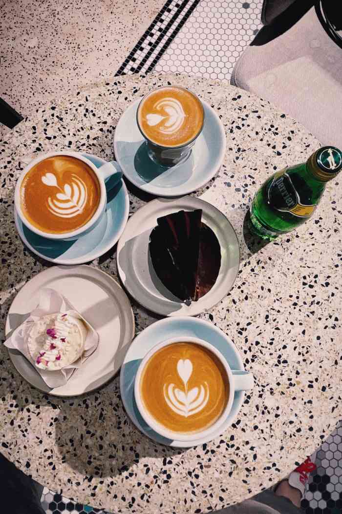 drops咖啡工作室(复兴中路店)-"从drops走出来,武康路三大网红咖啡厅.