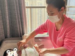 -爱的果实月嫂育婴师(世纪东方店)