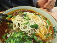 -白阿婆过油肉拌面·大盘鸡