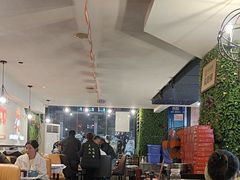 -顶峰夜宴·龙虾烧烤大排档(九江学院店)