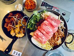 部队锅-MI WU FACTORY米屋美食工厂餐厅(绿地店)
