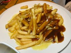 加拿大奶酪肉汁薯条-味德西餐音乐酒吧 Wade's Bar&Grill