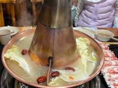 -果松木炭酸菜铜火锅·外婆参鸡汤