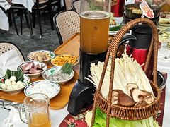 -刘姐啤酒鱼民族演艺餐厅(西街总店)