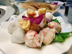 丸子全家福-港迹·鲜围煮海鲜火锅(湖州时代广场店)