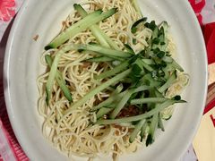-肥肥虾庄·金牌油焖大虾(汉街SKP店)