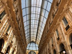 -文艺复兴百货(米兰大教堂广场店)