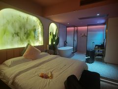 -粤塔H轻奢电竞酒店(海珠广州塔中山大学店)